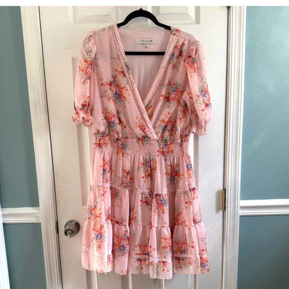 Taylor Pink Floral Dress Size 16 Smocked Waist Tiered V Neck